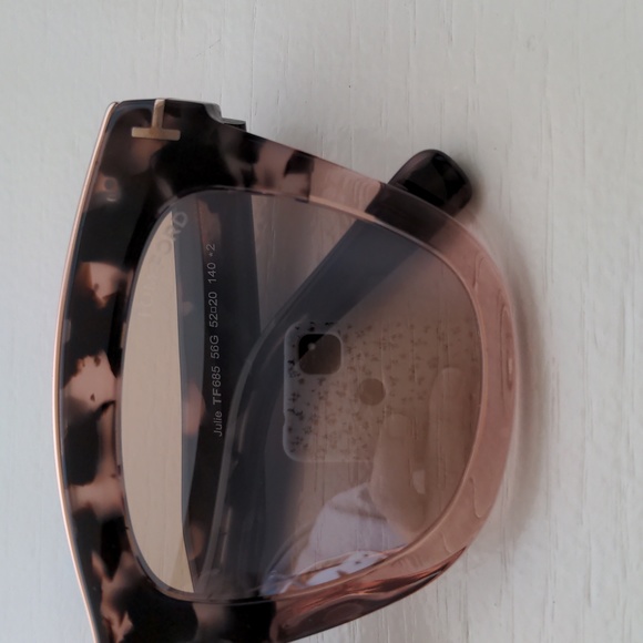 Tom Ford Julie Sunglasses TF685 Color 58G - Picture 4 of 11